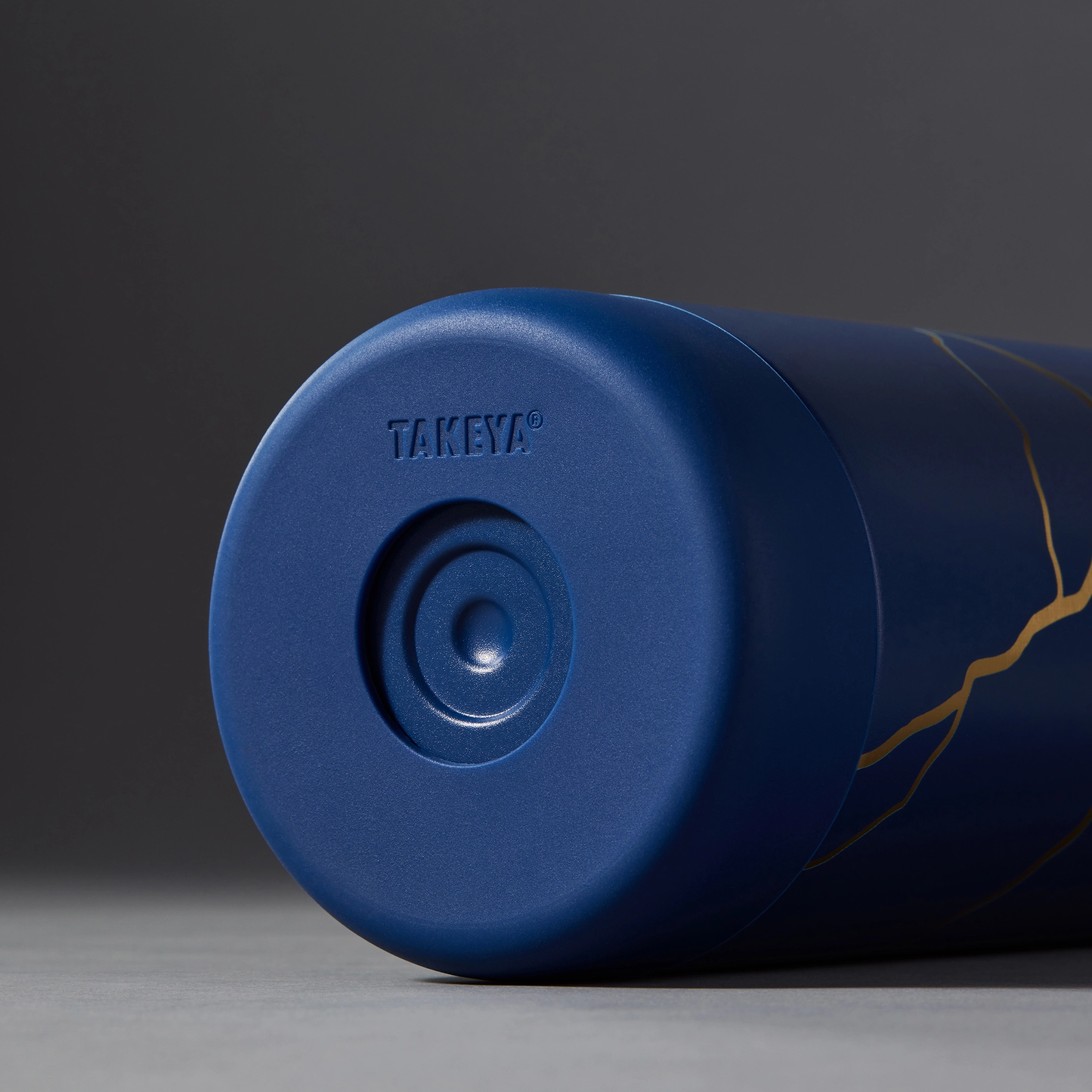 kintsugi-water-bottle-with-spout-lid-p7 51390-TK_HO25_Kintsugi_Takeya9249.png